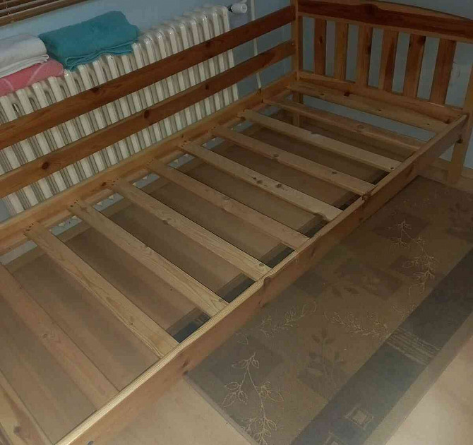 Prodám dřevěnou postel Hlohovec - foto 4