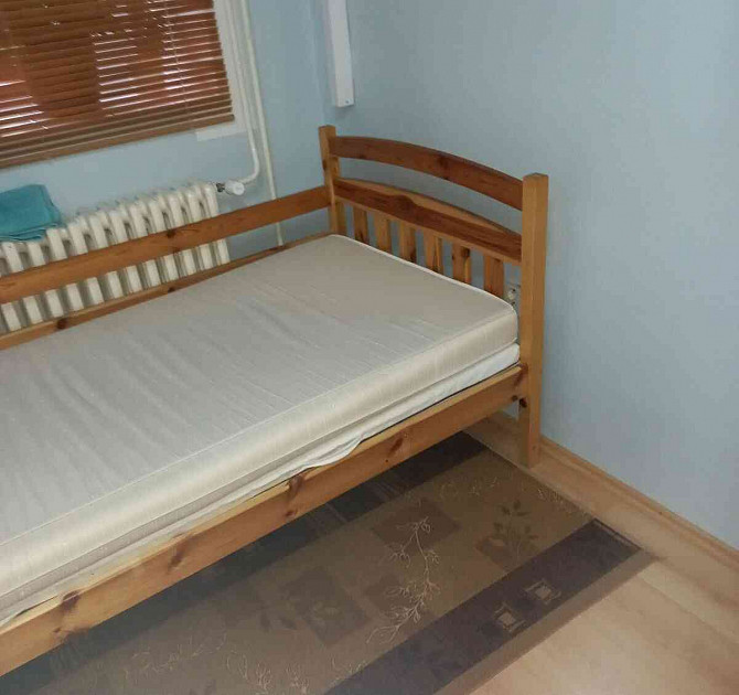 Prodám dřevěnou postel Hlohovec - foto 2