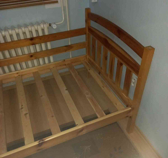 Prodám dřevěnou postel Hlohovec - foto 5