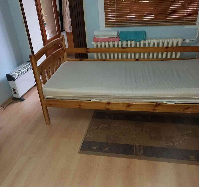 Prodám dřevěnou postel Hlohovec - foto 3