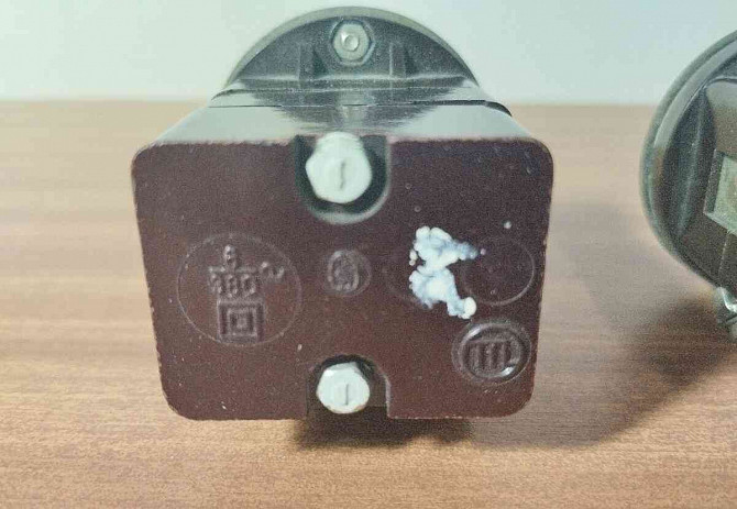 Большой кнопочный переключатель с хромированной бакелитовой головкой. Карвина - изображение 6