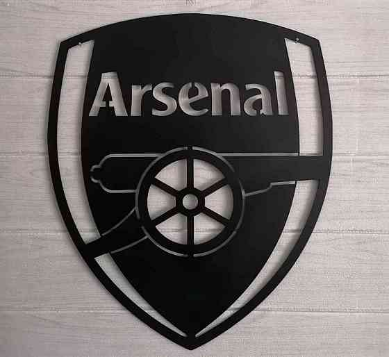 Arsenal FC kovové logo Pozsony