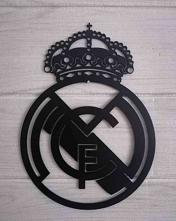Real Madrid kovové logo Bratislava - foto 1