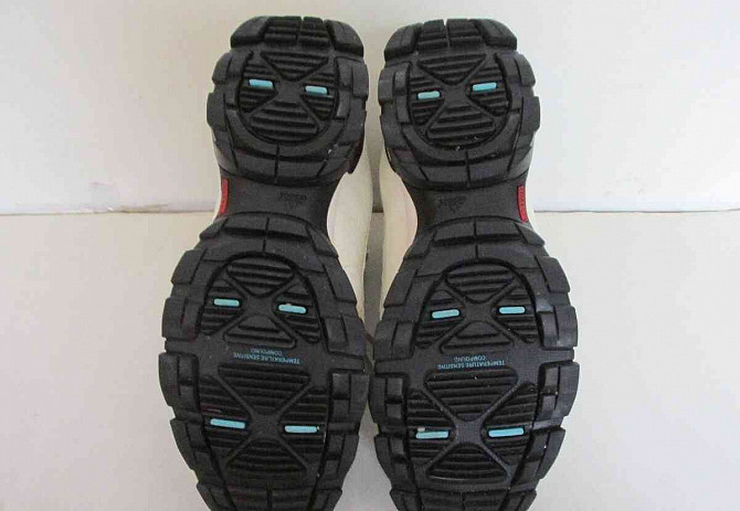зимние кроссовки adidas унисекс № 42 Зволен - изображение 3