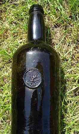 Dopyt staré fľaše s nápismi na skle Bán