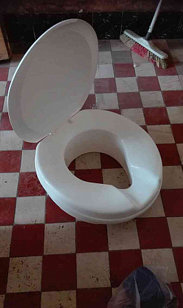 Vécé ülőke Zólyom - fotó 1