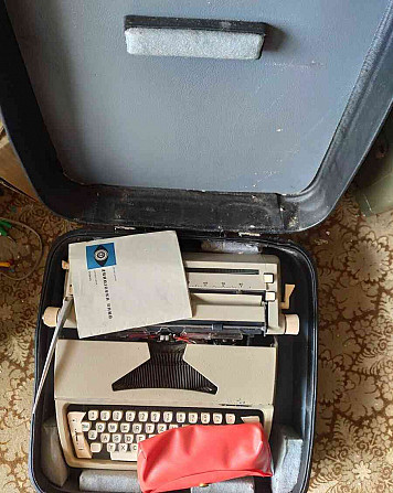 Schreibmaschine  - Foto 1