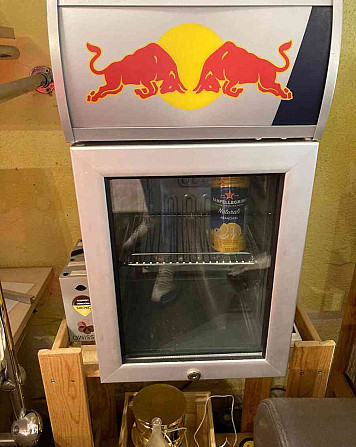 Red Bull chladnička mini Banská Štiavnica - foto 4
