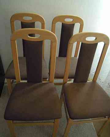 Predám 4 nové kuchynské stoličky drevo+čalúnenie 