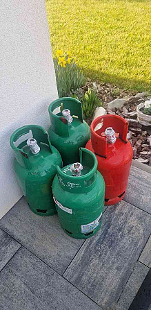 I am selling a 5 kg original propane full bottle for the grill. Trnava - photo 4