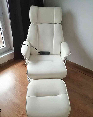 New white massage swivel and heated chair with footstool Banska Bystrica - photo 2