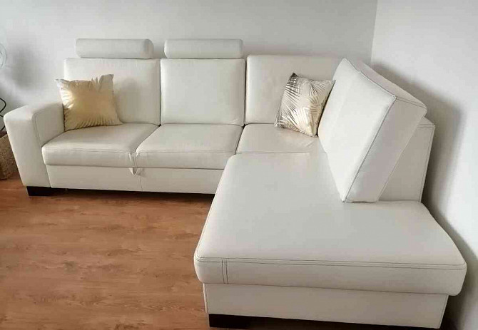 Эксклюзивный белый кожаный раскладной и угловой диван. Банска-Бистрица - изображение 1