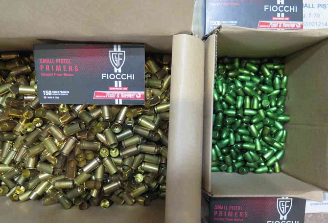 I will sell cartridges, 9 mm Luger bullets and small SP primers  - photo 1