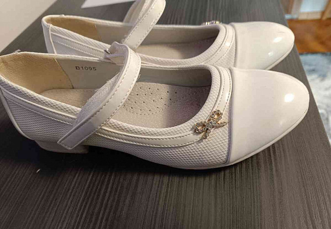 белые туфли для девочки Levoča - изображение 1