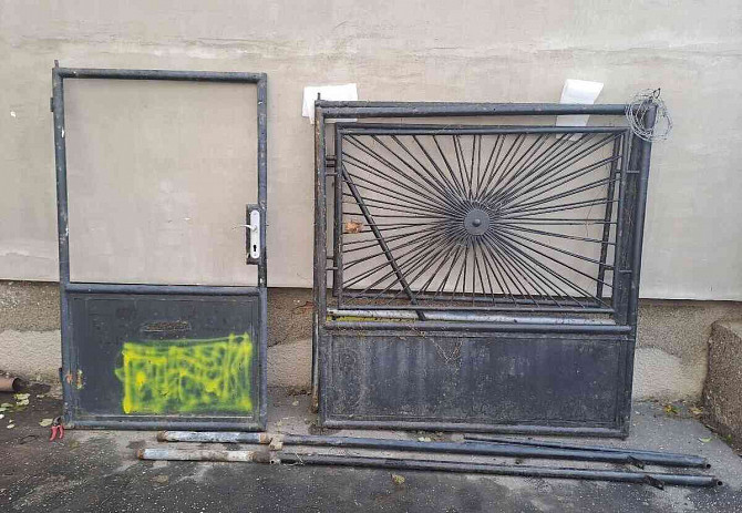 65. Kovová brána (L+P) a 2 stĺpiky = 190€ Bratislava - foto 3