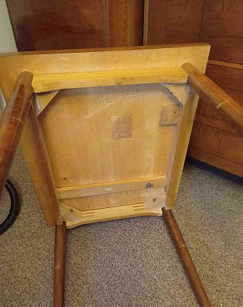 I am selling a folding table without chairs Ilava - photo 4