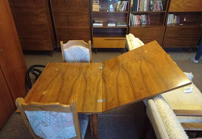 Eladó egy összecsukható asztal székek nélkül Ilava - fotó 2