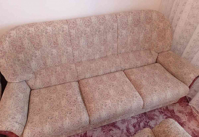 Ich biete zum Verkauf eine Sofagarnitur mit Sesseln an Ilava - Foto 6