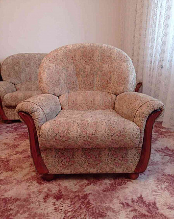 Ich biete zum Verkauf eine Sofagarnitur mit Sesseln an Ilava - Foto 3