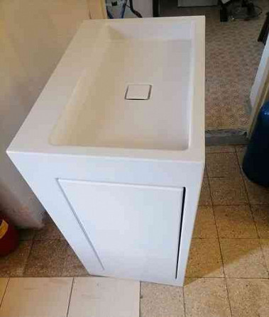 Waschbecken in einem komplett emaillierten Schrank Gallandau - Foto 2