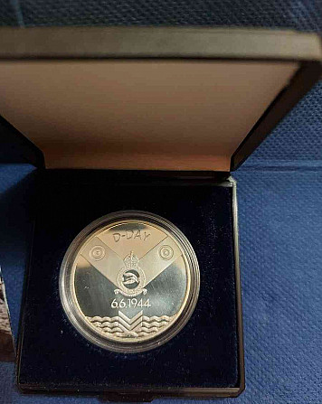 Серебряная памятная монета 200Sk, 1994 г., День D - пруф Братислава - изображение 2