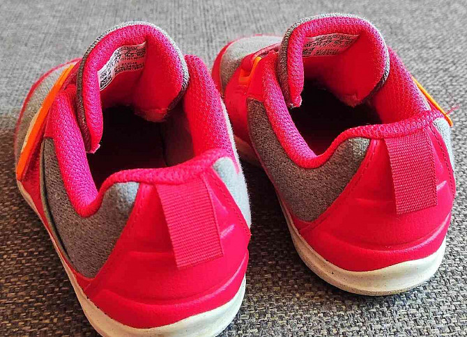 Кроссовки для девочек от бренда Adidas. Жилина - изображение 10