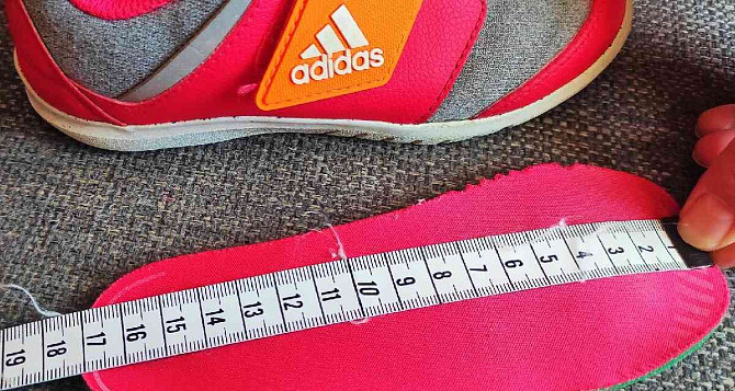 Кроссовки для девочек от бренда Adidas. Жилина - изображение 2