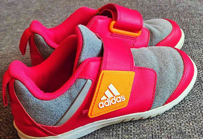Girls' sneakers from the Adidas brand Zilina - photo 6