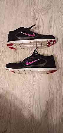 Tenisky Nike, veľkosť 38, farba čiernaružová Жилина