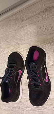 Tenisky Nike, veľkosť 38, farba čiernaružová Жилина
