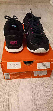 Кроссовки Nike, размер 38, цвет чёрно-розовый. Жилина - изображение 1