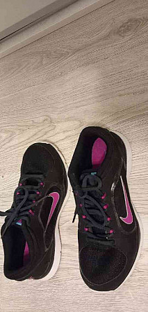Nike-Sneaker, Größe 38, Farbe Schwarz-Rosa Sillein - Foto 2