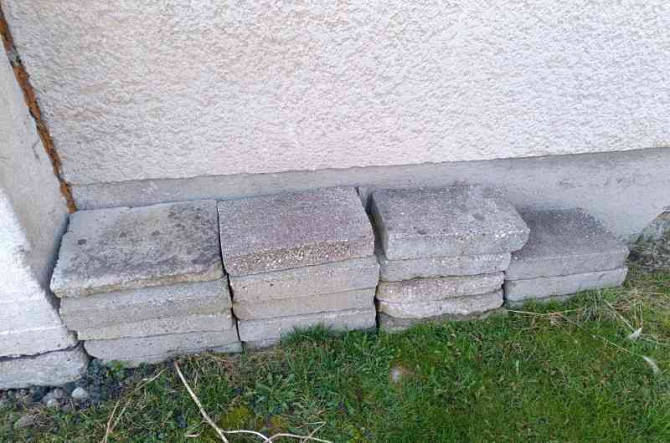 I am selling concrete cubes, size 30cm x 50cm x 10cm Liptovsky Mikulas - photo 1