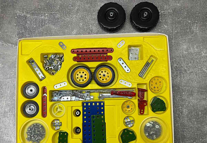 Building kit MERKUR – Tractor Chrudim - photo 3