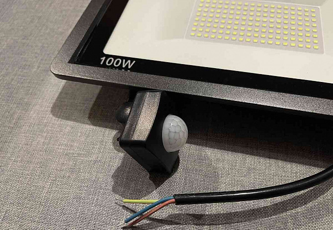 LED Reflector for the house, with or without sensor, metal IP67  - photo 4