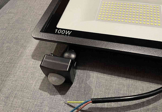 LED Reflector for the house, with or without sensor, metal IP67  - photo 5