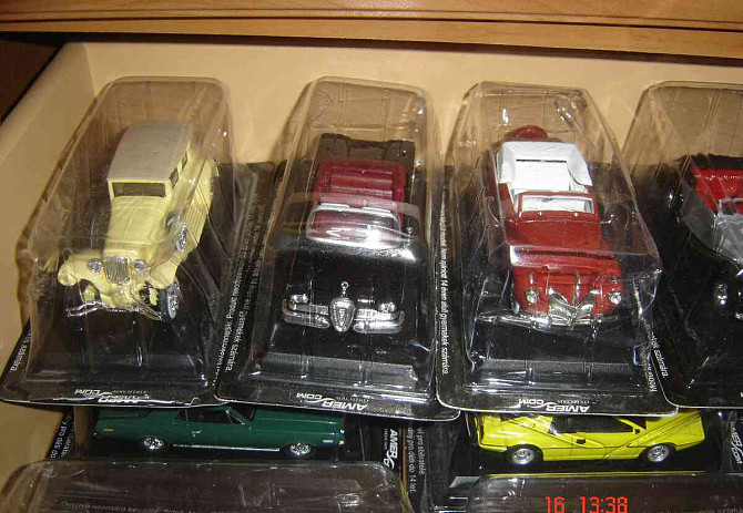 A collection of models of legendary cars Senec - photo 7