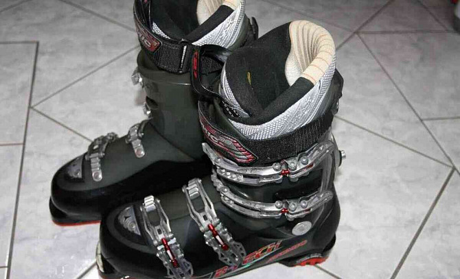 мужские лыжные ботинки 45 Atomic Пухов - изображение 2