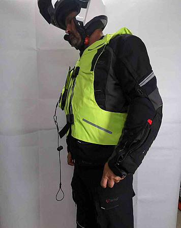 Airbag vesta žltá so sponou Pelhřimov - foto 2